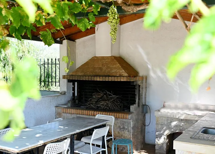 Villa Of Luxury And Serenity Kivéri